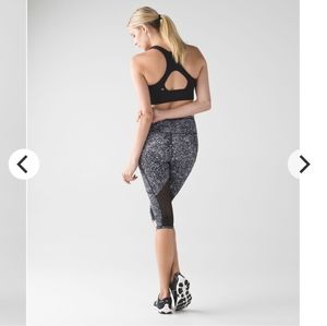 Lululemon Outrun 17" Crop Size 2